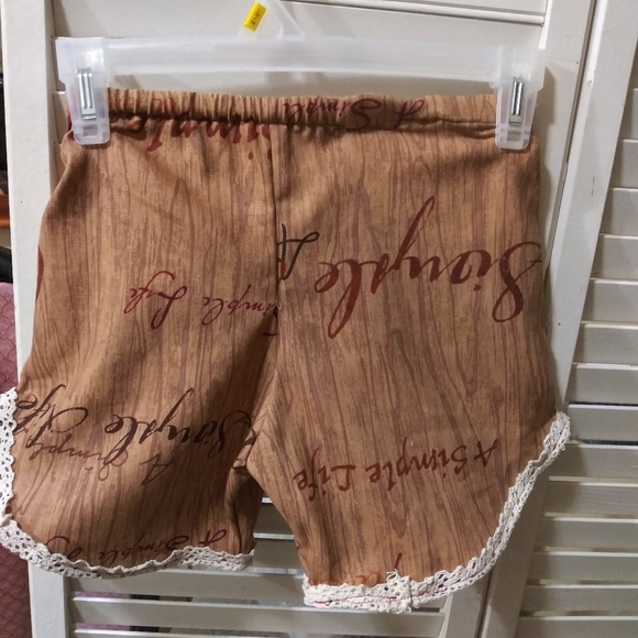 Beach ware - Picture 3 of 3